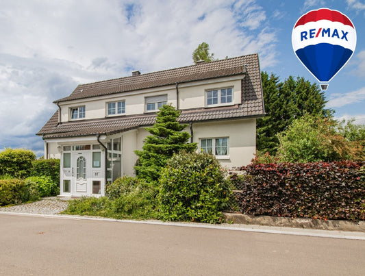 Immobilie des Monats Dezember 2025: Bezauberndes kleines Schloss mit 3000 qm großen Grundstück in Emmingen - Liptingen